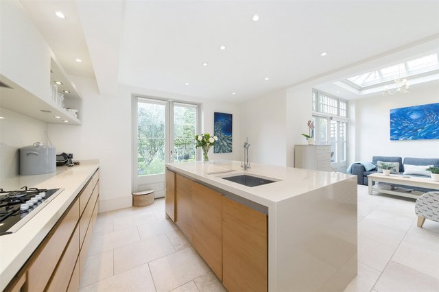  Image of 5 bedroom Detached house for sale in The Avenue London W4 at London  Turnham Green, W4 1HT