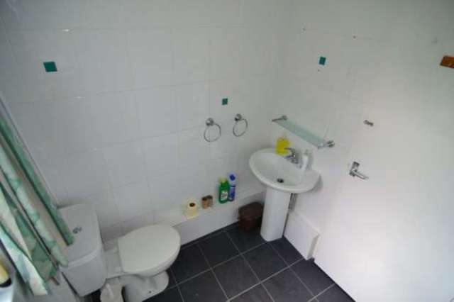  Image of House Share to rent in The Crescent Eastleigh SO50 at The Crescent  Eastleigh, SO50 9BS
