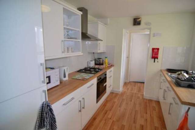  Image of House Share to rent in The Crescent Eastleigh SO50 at The Crescent  Eastleigh, SO50 9BS