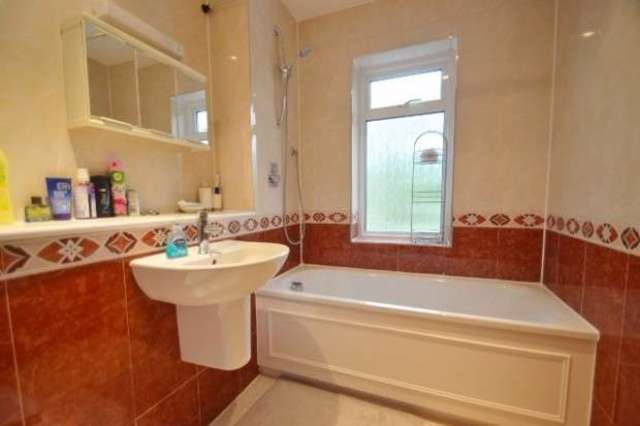 Image of 2 bedroom Apartment for sale in Chudleigh Road London SE4 at Chudleigh Road  Brockley, SE4 1HD