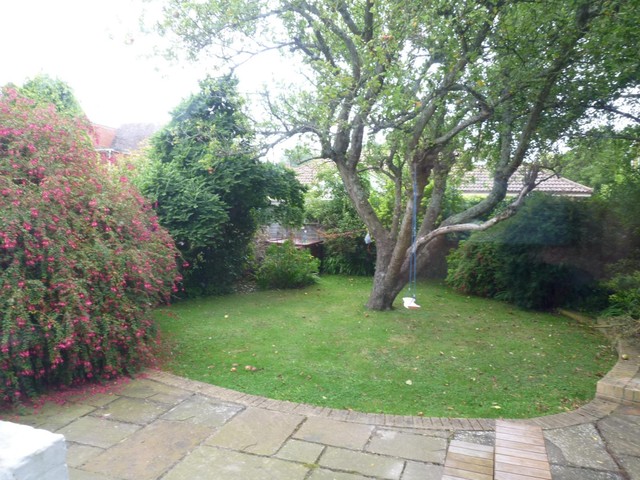  Image of 4 bedroom Detached house to rent in The Drive Aldwick Bognor Regis PO21 at Craigweil  Bognor Regis, PO21 4DT