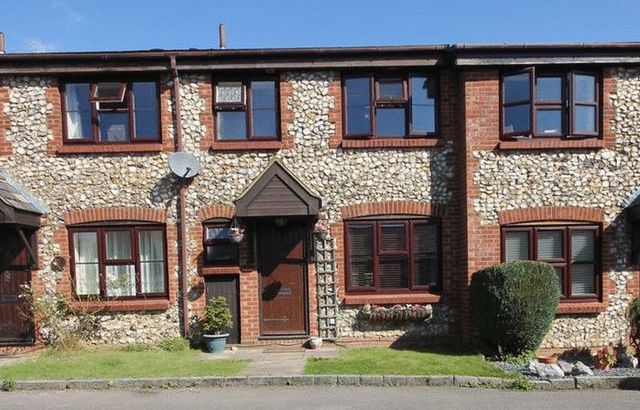  Image of 3 bedroom Terraced house for sale in The Flintings Gaddesden Row Hemel Hempstead HP2 at The Flintings Gaddesden Row Hemel Hempstead, HP2 6JD