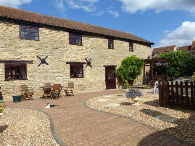  Image of 5 bedroom Barn Conversion to rent in Manor Court Rushden NN10 at Rushden Northamptonshire Rushden, NN10 0NN