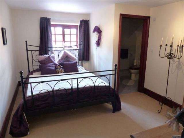  Image of 5 bedroom Barn Conversion to rent in Manor Court Rushden NN10 at Rushden Northamptonshire Rushden, NN10 0NN
