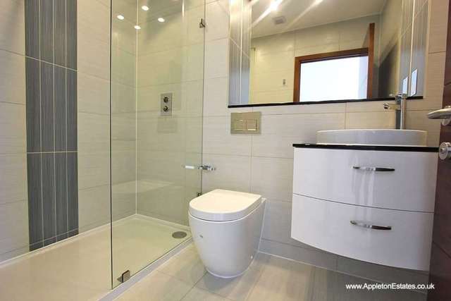  Image of 2 bedroom Apartment to rent in Newgate Croydon CR0 at The Island  Croydon, CR0 2FB