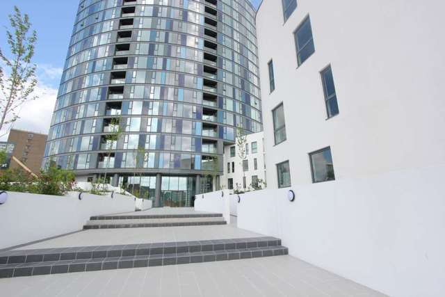  Image of 2 bedroom Apartment to rent in Newgate Croydon CR0 at The Island  Croydon, CR0 2FB