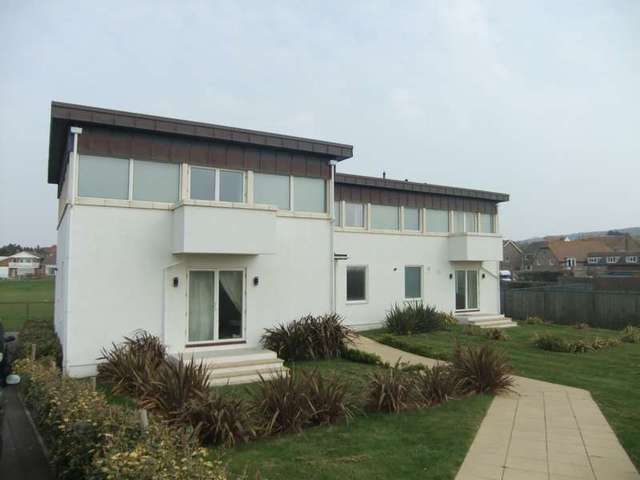  Image of 2 bedroom Flat to rent in College Road Seaford BN25 at Seaford, BN25 1JX