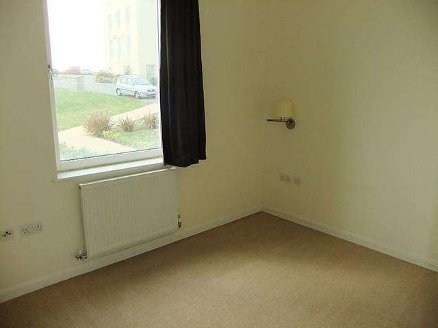  Image of 2 bedroom Flat to rent in College Road Seaford BN25 at Seaford, BN25 1JX