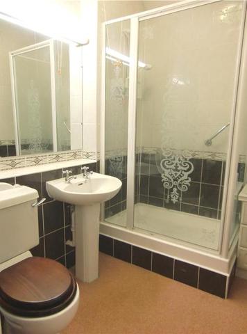  Image of 2 bedroom Apartment to rent in Coronation Road Totnes TQ9 at The Manor House Coronation Road Totnes, TQ9 5DF