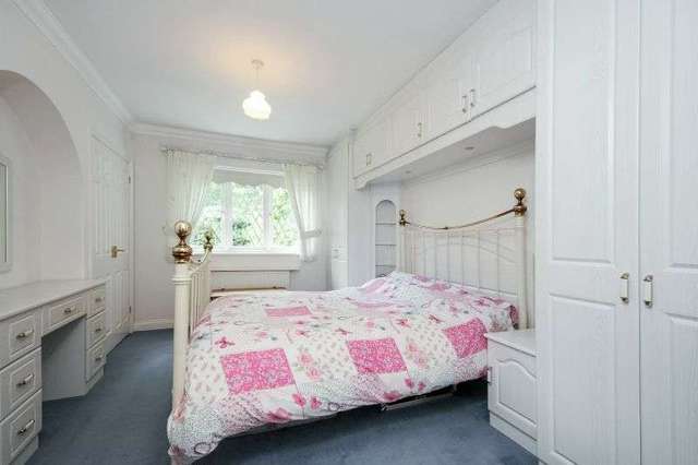  Image of 2 bedroom Flat for sale in Eastbury Avenue Northwood HA6 at 23a Eastbury Avenue  Northwood, HA6 3LJ