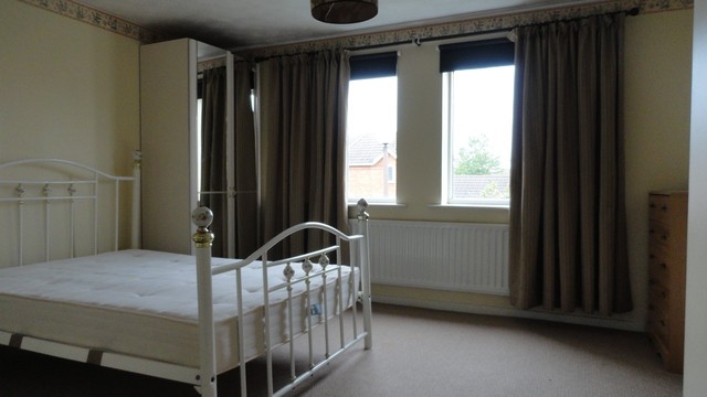  Image of 4 bedroom Detached house to rent in The Oval Oldbrook Milton Keynes MK6 at Oldbrook  Milton Keynes, MK6 2TY