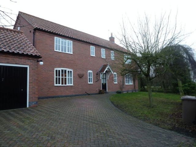  Image of 5 bedroom Detached house to rent in The Paddock Beckingham Lincoln LN5 at Beckingham  Lincoln, LN5 0FD