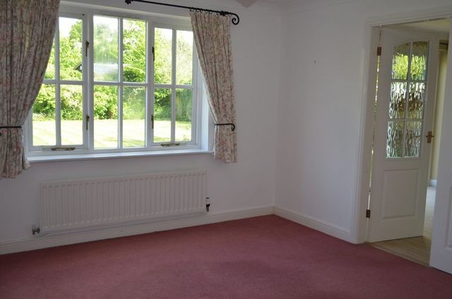  Image of 5 bedroom Detached house to rent in The Paddock Beckingham Lincoln LN5 at Beckingham  Lincoln, LN5 0FD