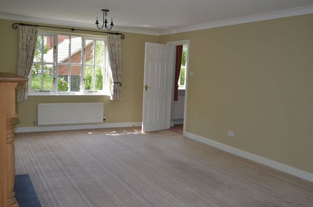  Image of 5 bedroom Detached house to rent in The Paddock Beckingham Lincoln LN5 at Beckingham  Lincoln, LN5 0FD