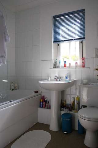  Image of 2 bedroom Apartment to rent in The Spires Canterbury CT2 at Canterbury, CT2 8SD