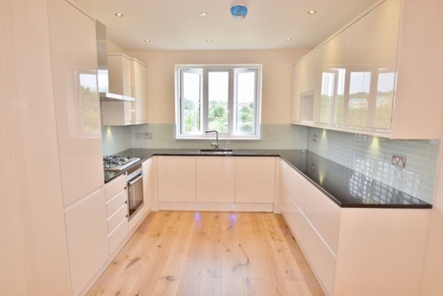  Image of 3 bedroom Maisonette for sale in The Vale London NW11 at GOLDERS GREEN  LONDON, NW11 8SJ