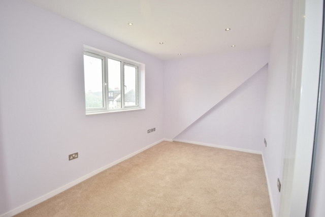  Image of 3 bedroom Maisonette for sale in The Vale London NW11 at GOLDERS GREEN  LONDON, NW11 8SJ