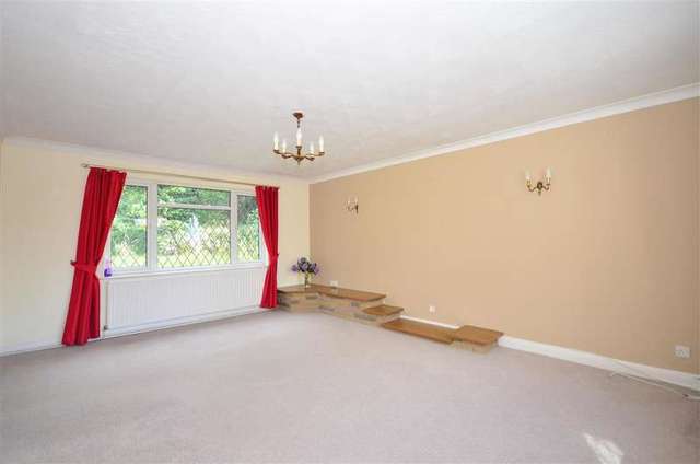  Image of 3 bedroom Bungalow for sale in The Yews Gravesend DA12 at Gravesend Kent Gravesend, DA12 1PA