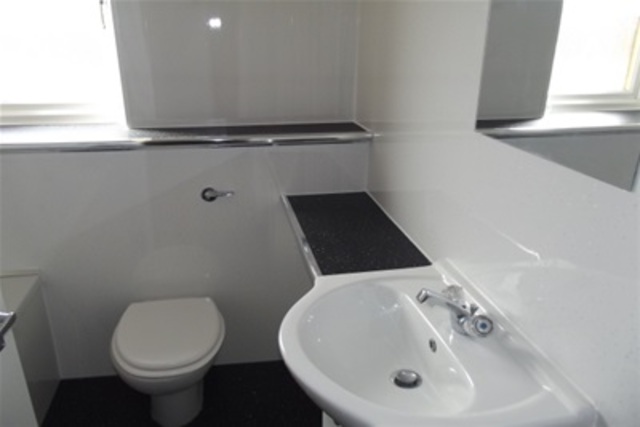  Image of 2 bedroom Flat to rent in Thistle Street Kirkintilloch Glasgow G66 at Kirkintilloch East Dunbartonshire East Dunbartonshire, G66 1NU