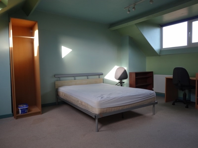  Image of 3 bedroom Terraced house to rent in Bates Street Sheffield S10 at Crookesmoor  Sheffield, S10 1NQ
