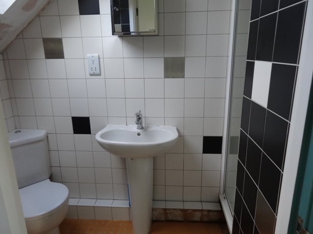  Image of 3 bedroom Terraced house to rent in Bates Street Sheffield S10 at Crookesmoor  Sheffield, S10 1NQ