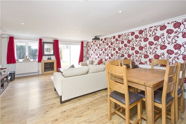  Image of 4 bedroom Detached house to rent in Tithe Close Maidenhead SL6 at Maidenhead Berkshire Holyport, SL6 2YT