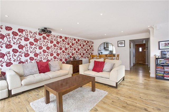  Image of 4 bedroom Detached house to rent in Tithe Close Maidenhead SL6 at Maidenhead Berkshire Holyport, SL6 2YT