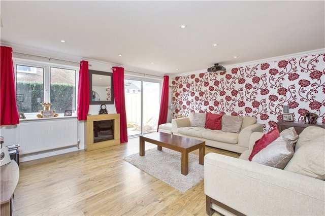  Image of 4 bedroom Detached house to rent in Tithe Close Maidenhead SL6 at Maidenhead Berkshire Holyport, SL6 2YT