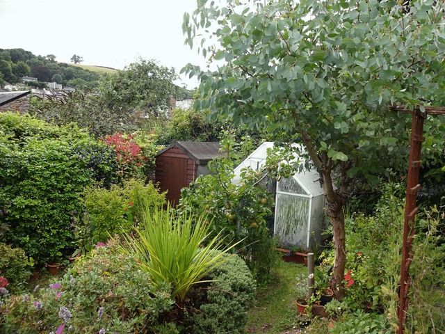  Image of 2 bedroom Cottage for sale in South Crescent The Grove Totnes TQ9 at South Crescent The Grove Totnes, TQ9 5EE
