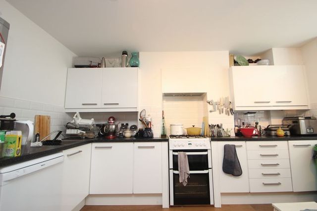  Image of 2 bedroom Flat to rent in Tufnell Park Road London N7 at Tufnell Park Road  London, N7 0DU