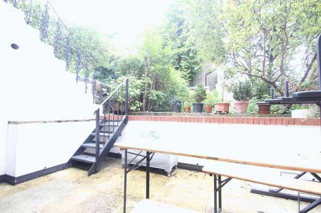  Image of 2 bedroom Flat to rent in Tufnell Park Road London N7 at Tufnell Park Road  London, N7 0DU