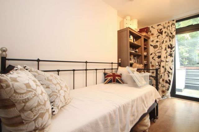  Image of 2 bedroom Flat to rent in Tufnell Park Road London N7 at Tufnell Park Road  London, N7 0DU