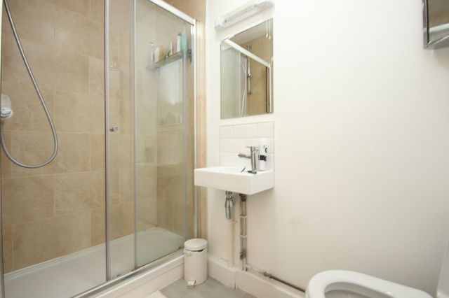  Image of 2 bedroom Flat to rent in Tufnell Park Road London N7 at Tufnell Park Road  London, N7 0DU