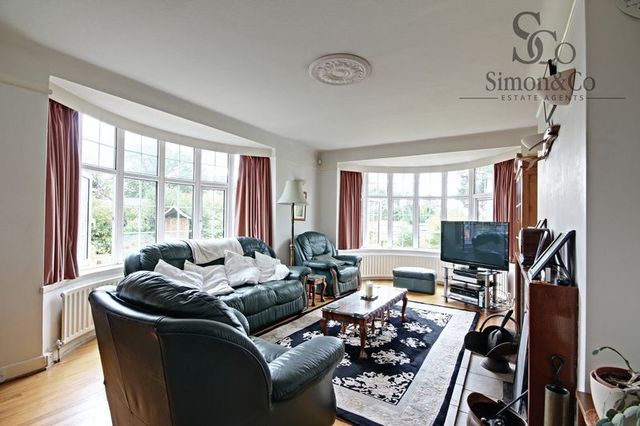  Image of 5 bedroom Detached house for sale in Turbary Road Ferndown BH22 at Turbary Road  Ferndown, BH22 8AR