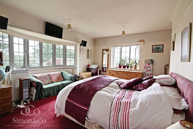  Image of 5 bedroom Detached house for sale in Turbary Road Ferndown BH22 at Turbary Road  Ferndown, BH22 8AR