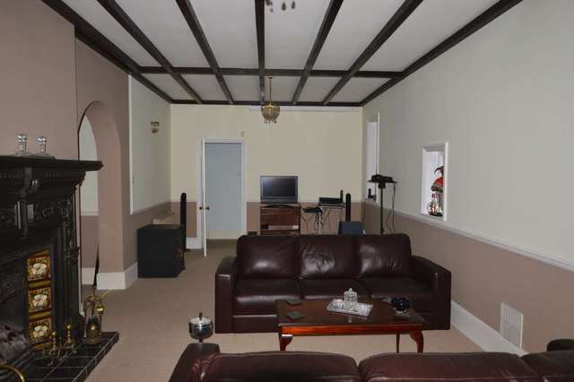  Image of 5 bedroom Detached house for sale in Upton Road Bexleyheath DA6 at Upton Road  Bexleyheath, DA6 8LX