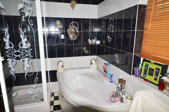  Image of 5 bedroom Detached house for sale in Upton Road Bexleyheath DA6 at Upton Road  Bexleyheath, DA6 8LX