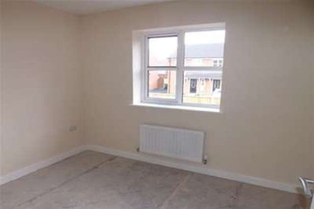  Image of 2 bedroom Detached house to rent in Walesby Drive Kirkby-in-Ashfield Nottingham NG17 at Nottingham, NG17 7PF