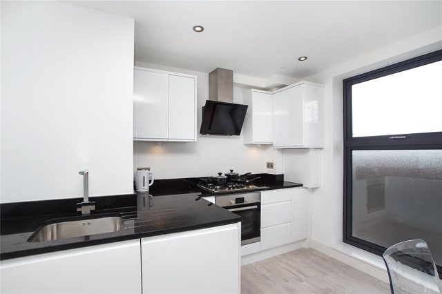  Image of 1 bedroom Flat to rent in Wandsworth Road London SW8 at Vauxhall London Vauxhall, SW8 2LB