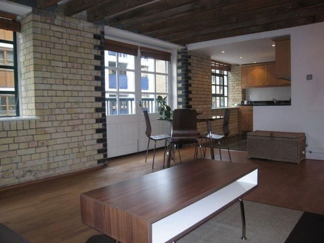  Image of 2 bedroom Flat to rent in Wapping Wall London E1W at Wapping Wall  London, E1W 3SJ