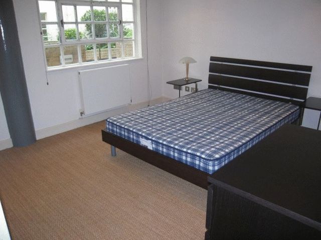  Image of 2 bedroom Flat to rent in Wapping Wall London E1W at Wapping Wall  London, E1W 3SJ