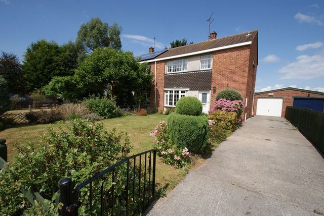  Image of 3 bedroom Semi-Detached house to rent in Wareham Close Nailsea Bristol BS48 at Wareham Close Nailsea Bristol, BS48 2HX