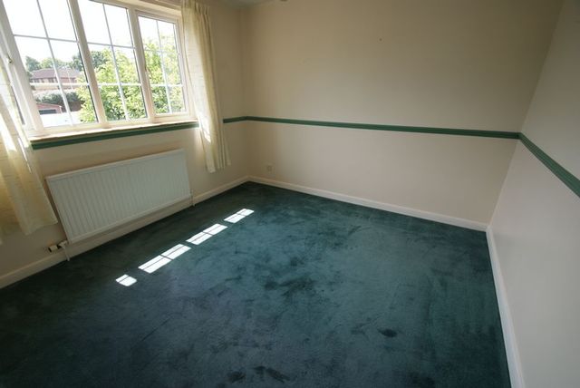  Image of 3 bedroom Semi-Detached house to rent in Wareham Close Nailsea Bristol BS48 at Wareham Close Nailsea Bristol, BS48 2HX