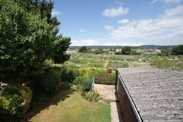  Image of 3 bedroom Semi-Detached house to rent in Wareham Close Nailsea Bristol BS48 at Wareham Close Nailsea Bristol, BS48 2HX