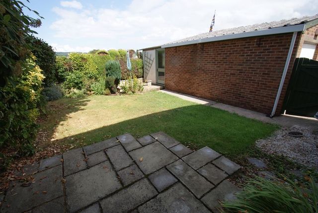  Image of 3 bedroom Semi-Detached house to rent in Wareham Close Nailsea Bristol BS48 at Wareham Close Nailsea Bristol, BS48 2HX