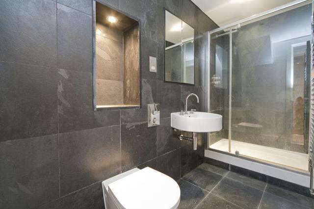  Image of 3 bedroom Flat to rent in Bouton Place London N1 at Islington London Islington, N1 1TR