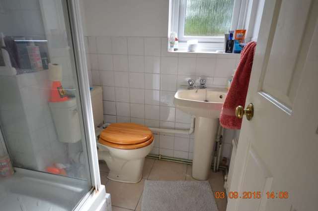  Image of 1 bedroom Apartment to rent in Waterman Way London E1W at Waterman Way  London, E1W 2QW