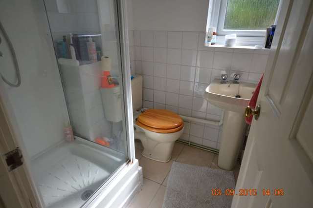  Image of 1 bedroom Apartment to rent in Waterman Way London E1W at Waterman Way  London, E1W 2QW