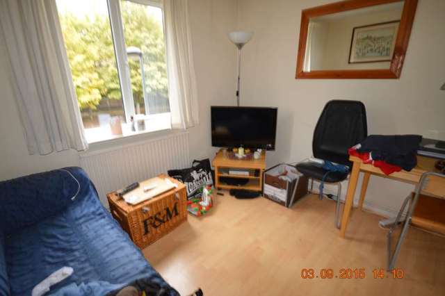  Image of 1 bedroom Apartment to rent in Waterman Way London E1W at Waterman Way  London, E1W 2QW