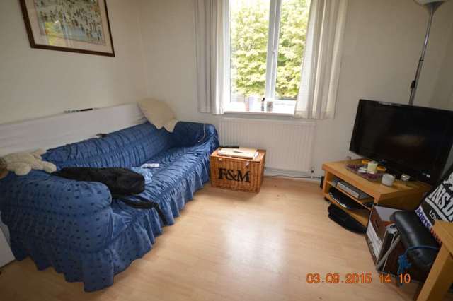  Image of 1 bedroom Apartment to rent in Waterman Way London E1W at Waterman Way  London, E1W 2QW